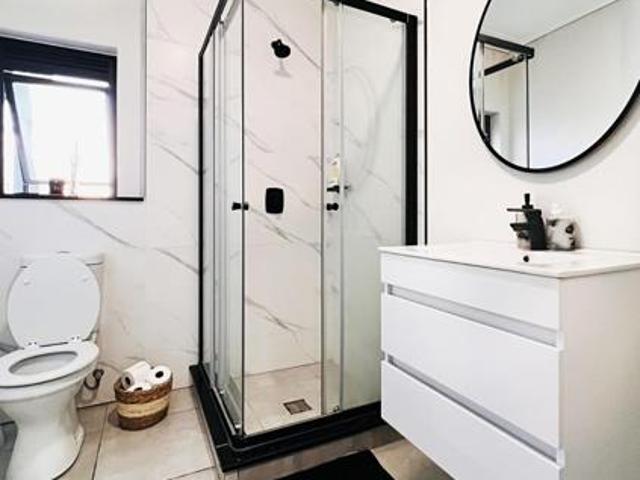 1 Bedroom Apartment in Waterfall