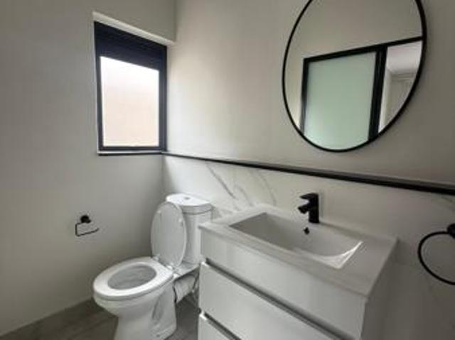 1 Bedroom Apartment in Waterfall