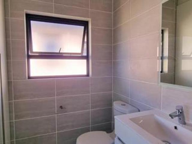 1 Bedroom Apartment in Waterfall