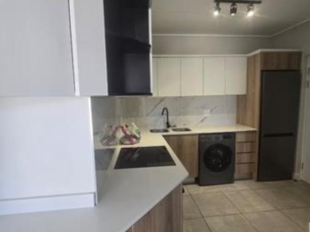 1 Bedroom Apartment in Waterfall