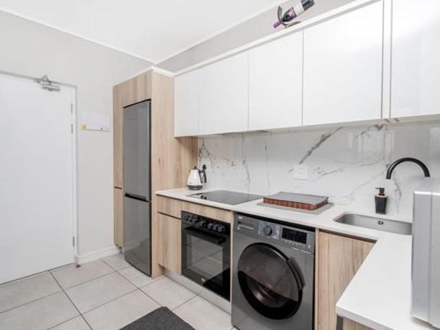 1 Bedroom Apartment in Waterfall