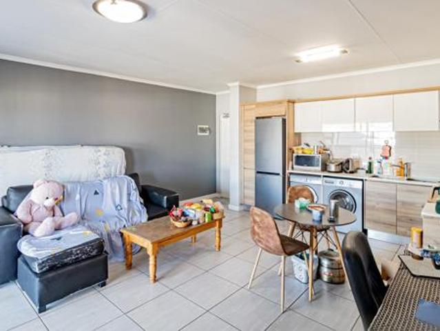 1 Bedroom Apartment in Waterfall