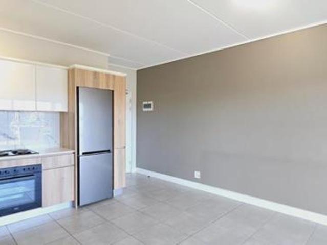 1 Bedroom Apartment in Waterfall