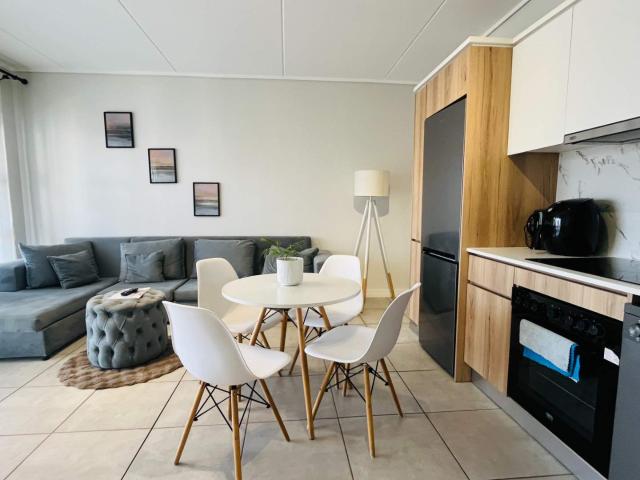 1 Bedroom Apartment in Waterfall