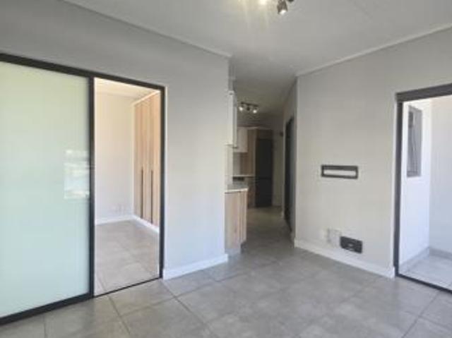 1 Bedroom Apartment in Waterfall