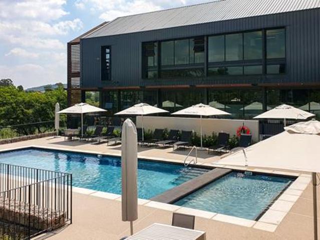 1 Bedroom Apartment in Waterfall