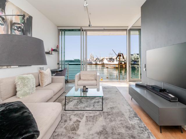 1 Bedroom Apartment in Waterfront