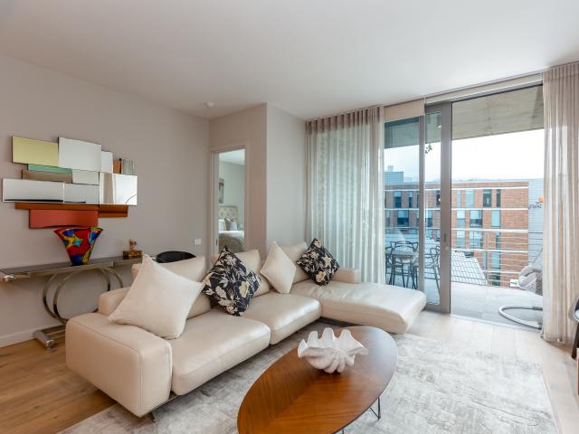 1 Bedroom Apartment in Waterfront