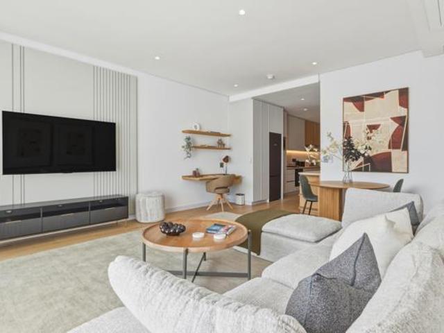 1 Bedroom Apartment in Waterfront