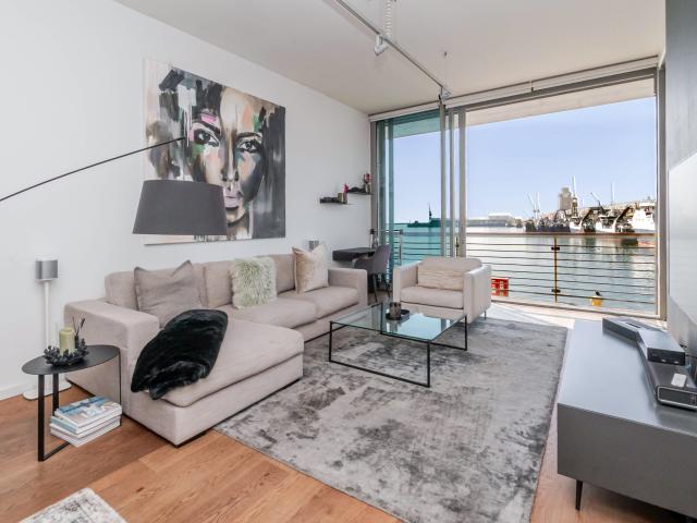 1 Bedroom Apartment in Waterfront