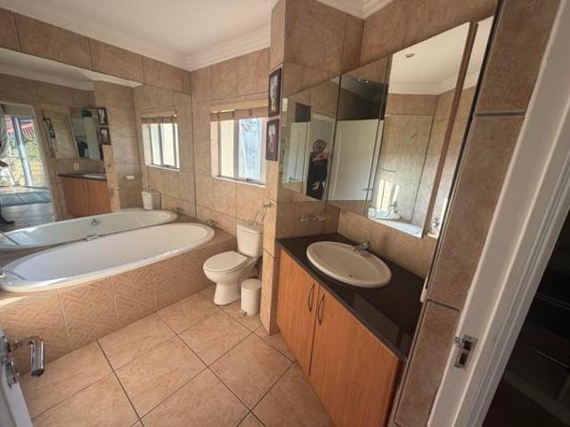 1 Bedroom Apartment in Waterkloof