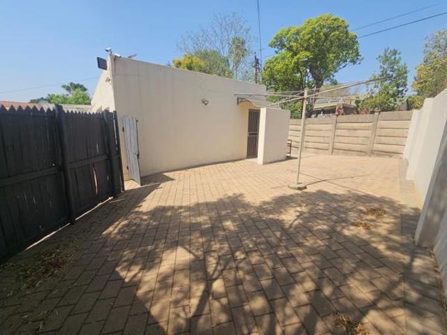 1 Bedroom Apartment in Waterkloof Glen