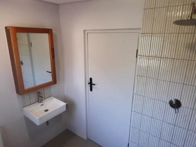 1 Bedroom Apartment in Waterkloof Glen