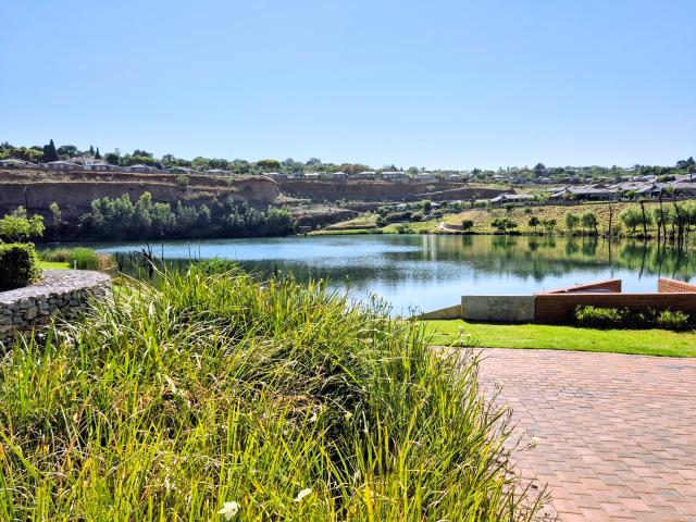 1 Bedroom Apartment in Waterkloof Ridge