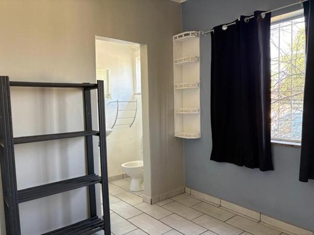 1 Bedroom Apartment in Waterkloof Ridge
