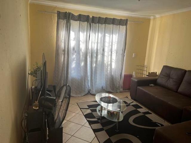 1 Bedroom Apartment in Waterval East