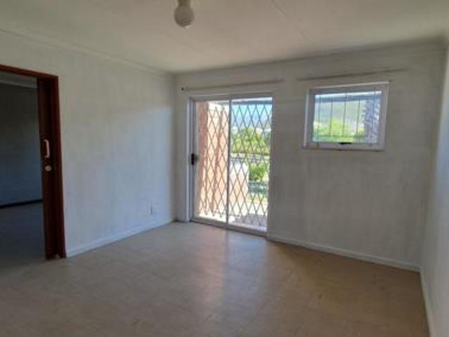 1 Bedroom Apartment in Westcliff