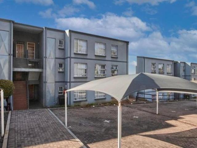 3 Bedroom Apartment in Westdene