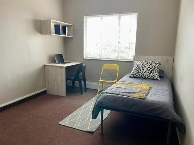 1 Bedroom Apartment in Westdene