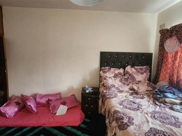 1 Bedroom Apartment in Westonaria