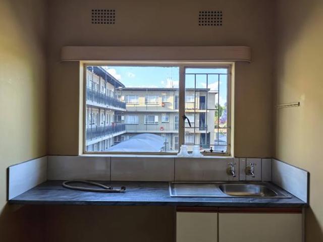 1 Bedroom Apartment in Witpoortjie