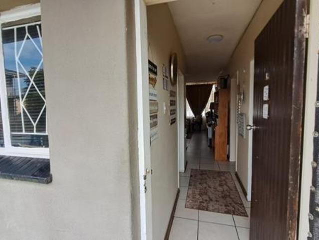 1 Bedroom Apartment in Witpoortjie