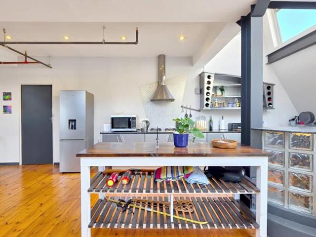 1 Bedroom Apartment in Zonnebloem