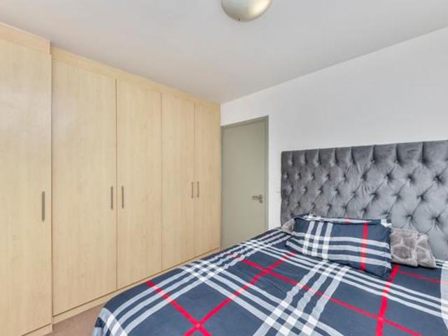 1 Bedroom Apartment in Zonnebloem