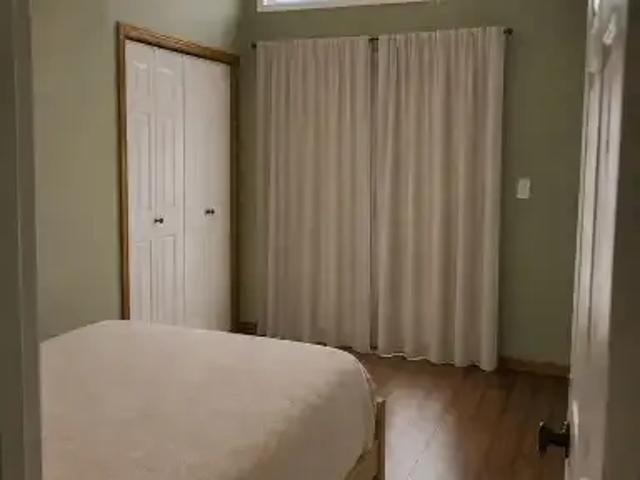 1 Bedroom Apartment Jasper AB 103338277