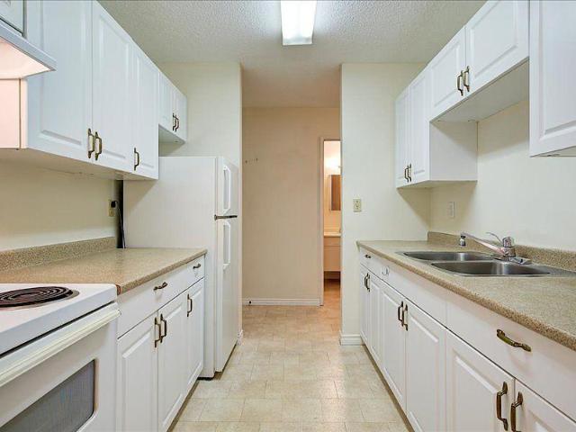 1 Bedroom Apartment Kelowna BC 97742403