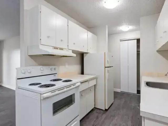 1 Bedroom Apartment Lethbridge AB 104400372