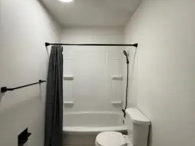 1 Bedroom Apartment Regina SK 98186752
