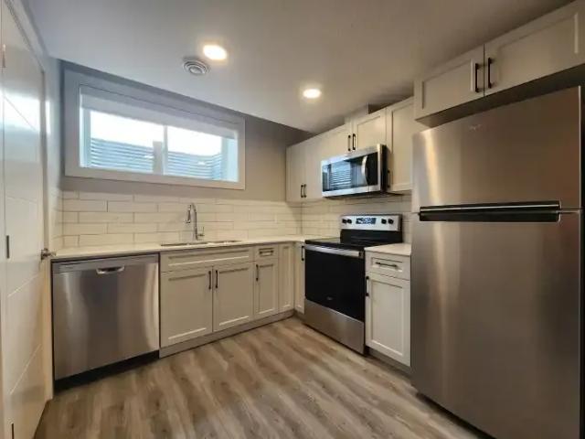 1 Bedroom Apartment St. Albert AB 105009073