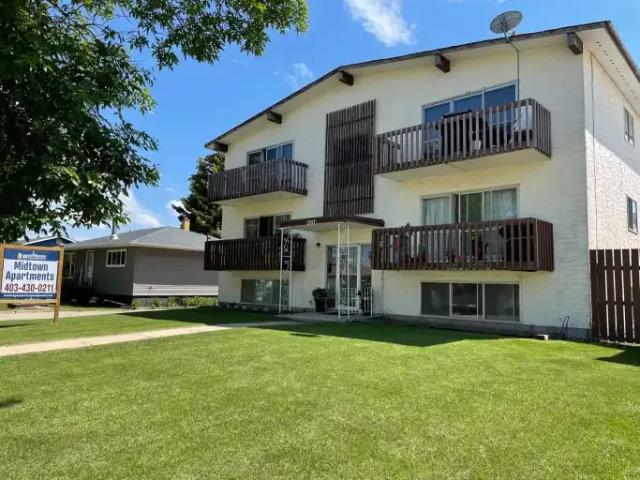 1 Bedroom Apartment Stettler AB 104985294