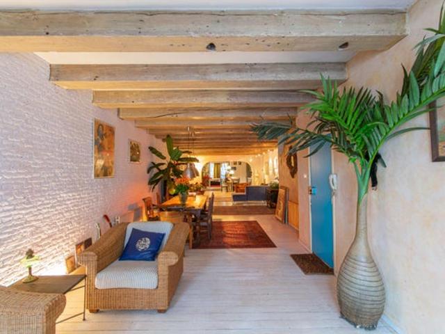 1 bedroom Apartment Surface Area: 140m2 Furnished