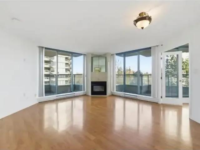1 Bedroom Apartment Surrey BC 100444331