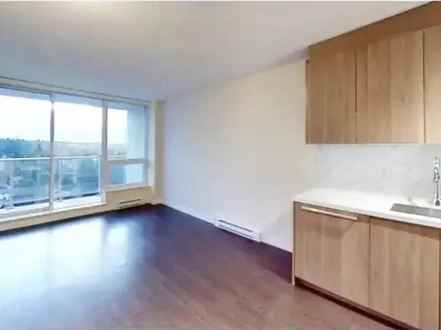 1 Bedroom Apartment Surrey BC 102518930