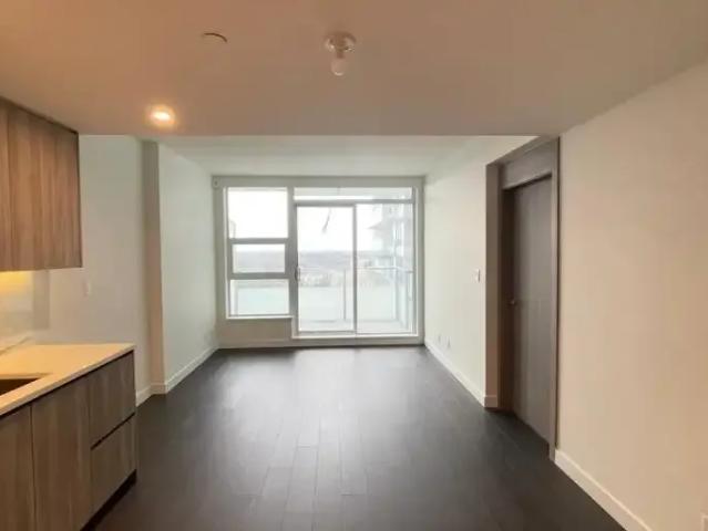 1 Bedroom Apartment Surrey BC 105186040