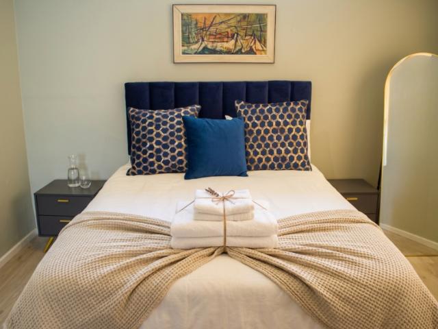 1 Bedroom Apartment Sandton Sandton 1200 DS101375798