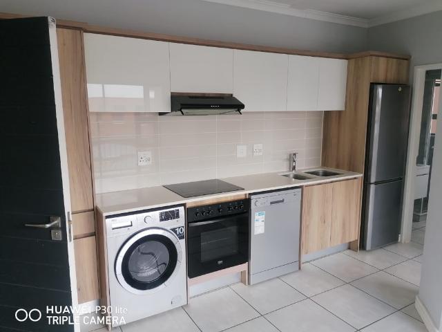 1 Bedroom Apartment To Let in Willow Park Manor