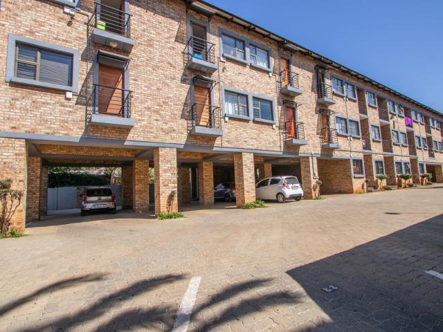 1 Bedroom Apartment To Let in Die Bult