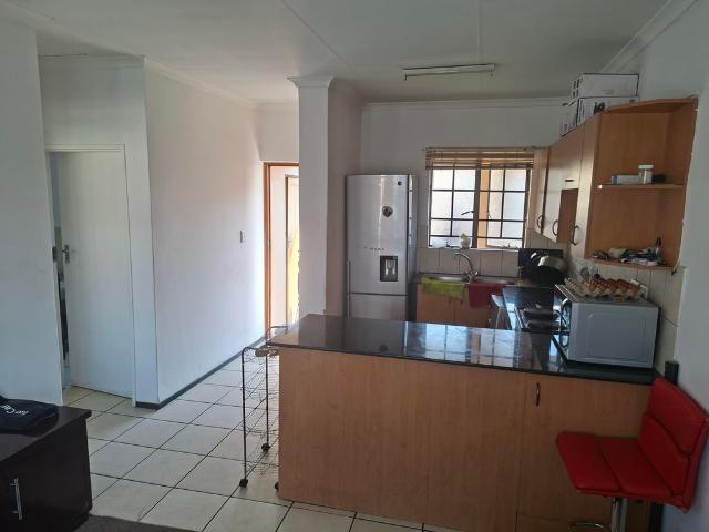 1 Bedroom Apartment To Let in Grand Central
