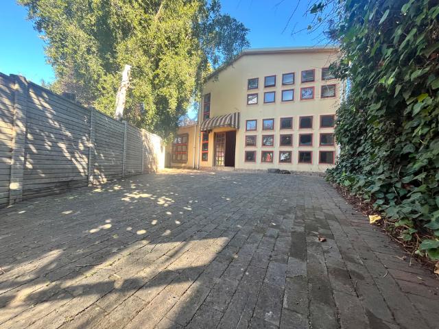 1 Bedroom Apartment To Let in Greenside | Cape Coastal Homes