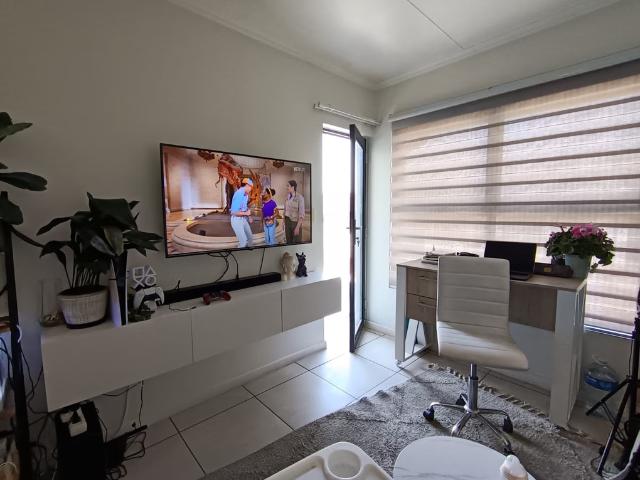 1 Bedroom Apartment To Let in Olivedale