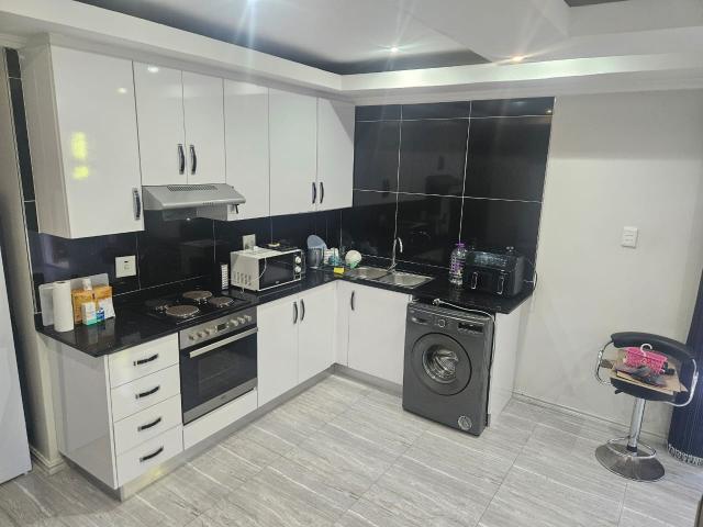 1 Bedroom Apartment To Let in Somerset Park