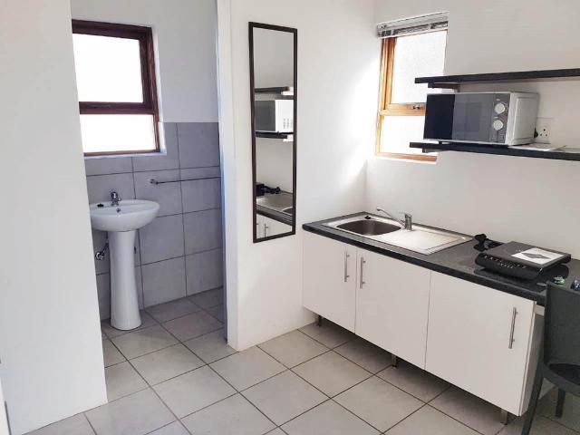 1 Bedroom Apartment To Let in Summerstrand