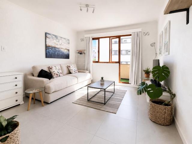 1 Bedroom apartment to rent in Sea Point, Cape Town