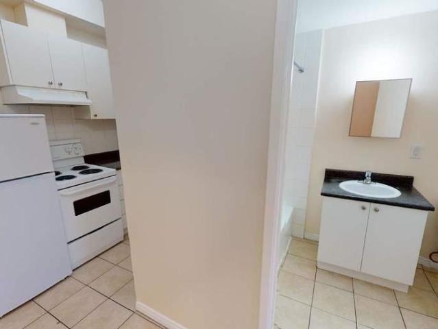 1 Bedroom Apartment Toronto ON 95393689