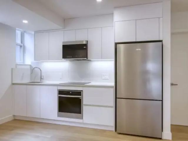1 Bedroom Apartment Westmount QC 100297917
