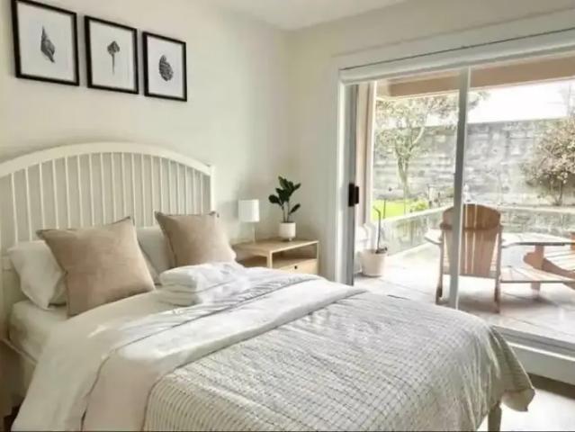 1 Bedroom Apartment White Rock BC 105004816